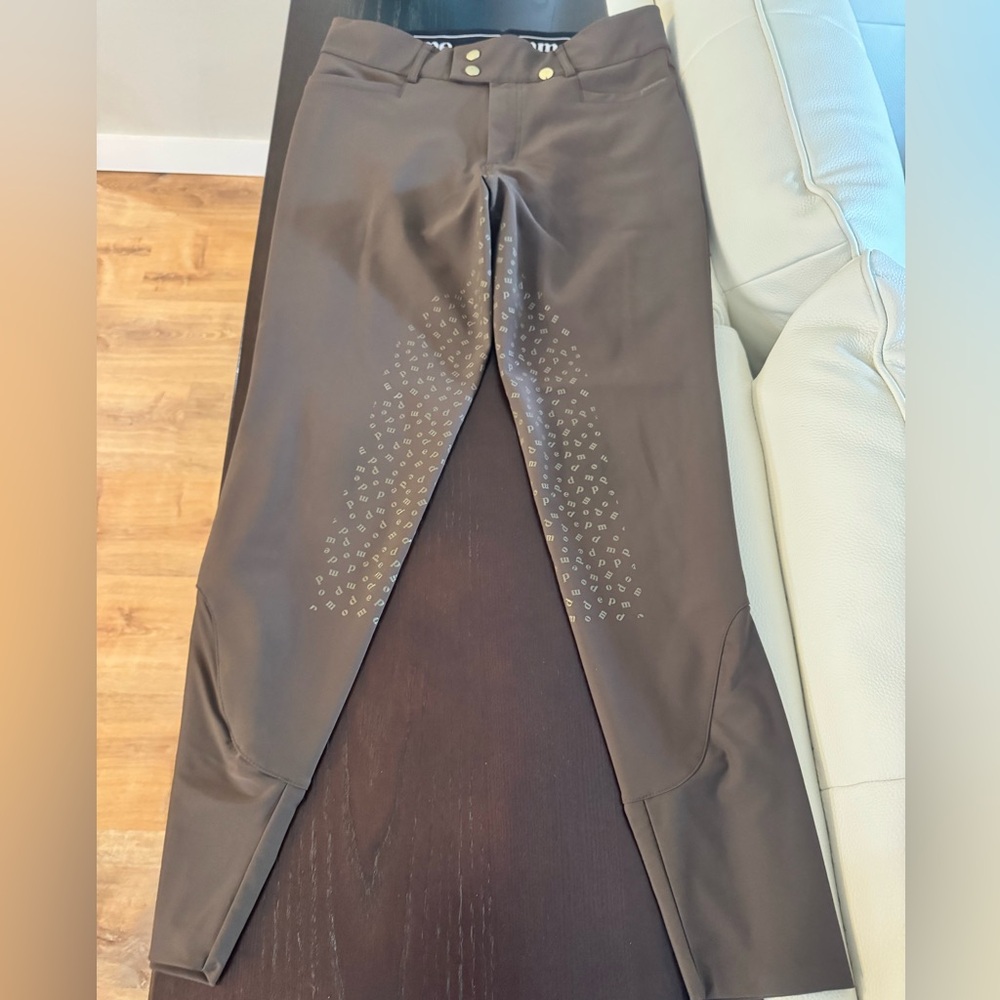 Brown POMME Full Grip Riding Breeches. Beautiful condition with gold buttons.